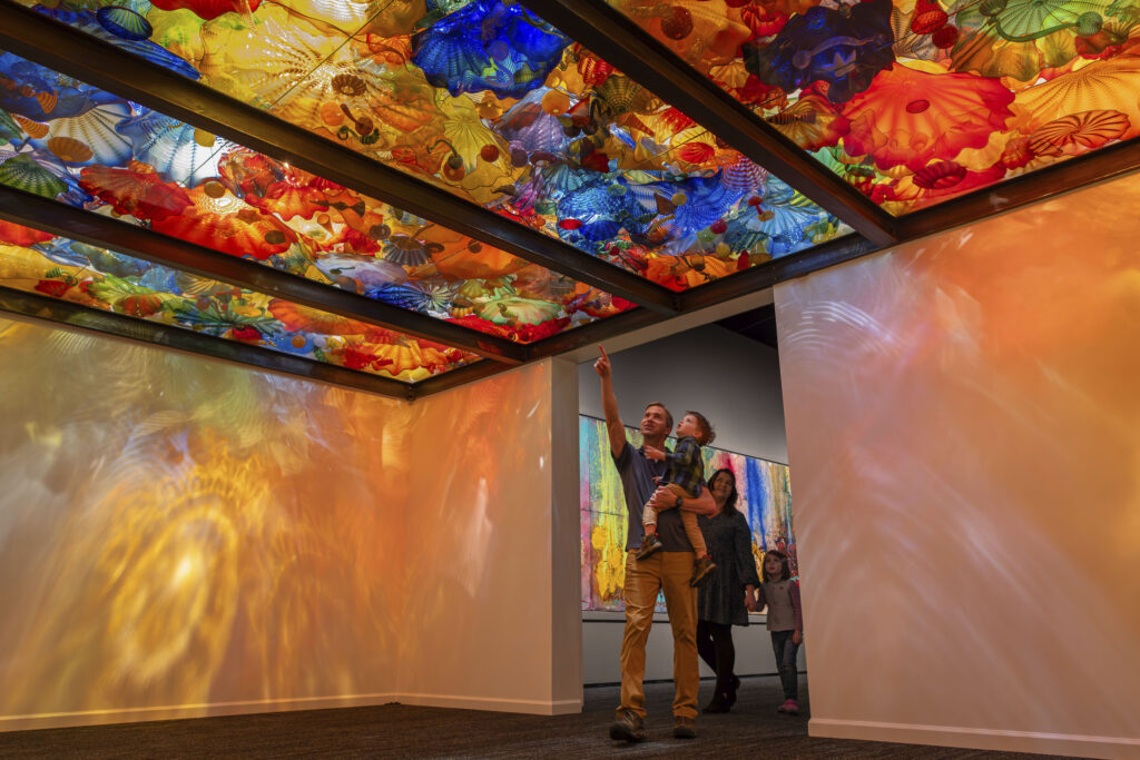 "Dale ChihulyPersian Ceiling (detail), 2012 25 x 15' Biltmore, Asheville, North Carolina, installed 2024 © 2012 Chihuly Studio. All rights reserved."